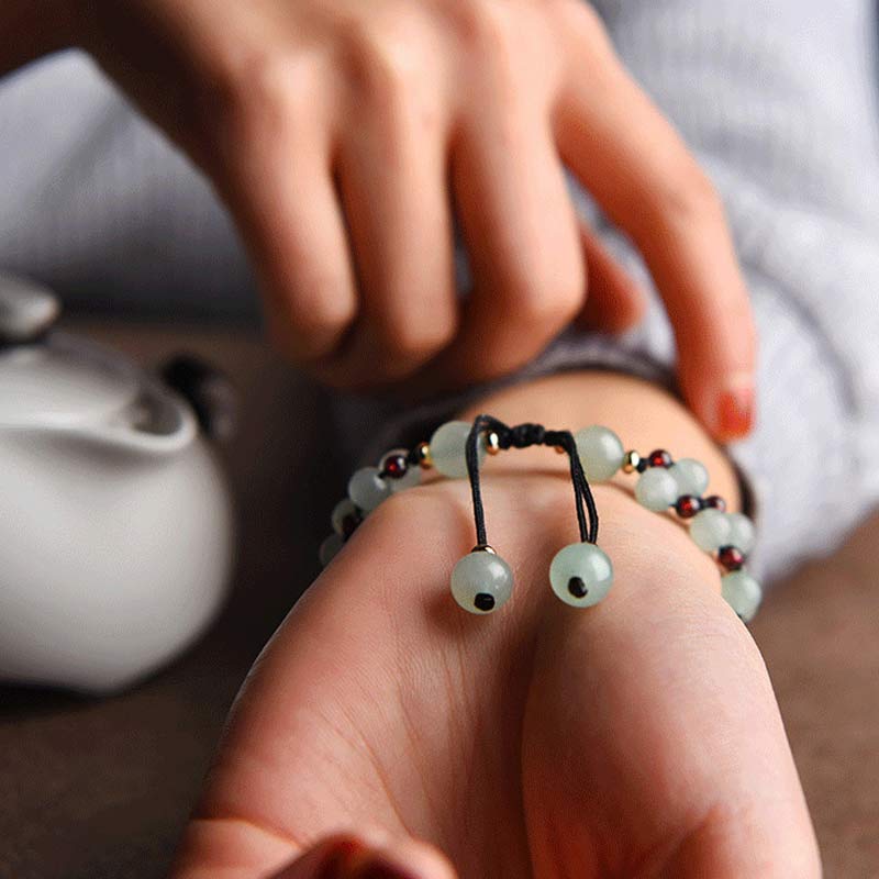 Buddha Stones Grünes Aventurin-Granat-Perlen-Blütenblatt-Glücksarmband