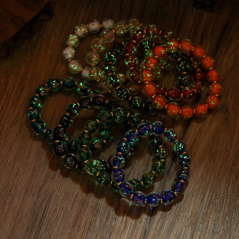 Buddha Stones Gold Schlucktier Familie Charm Leuchtendes fluoreszierendes Liuli-Glasperlen-Erfolgsarmband