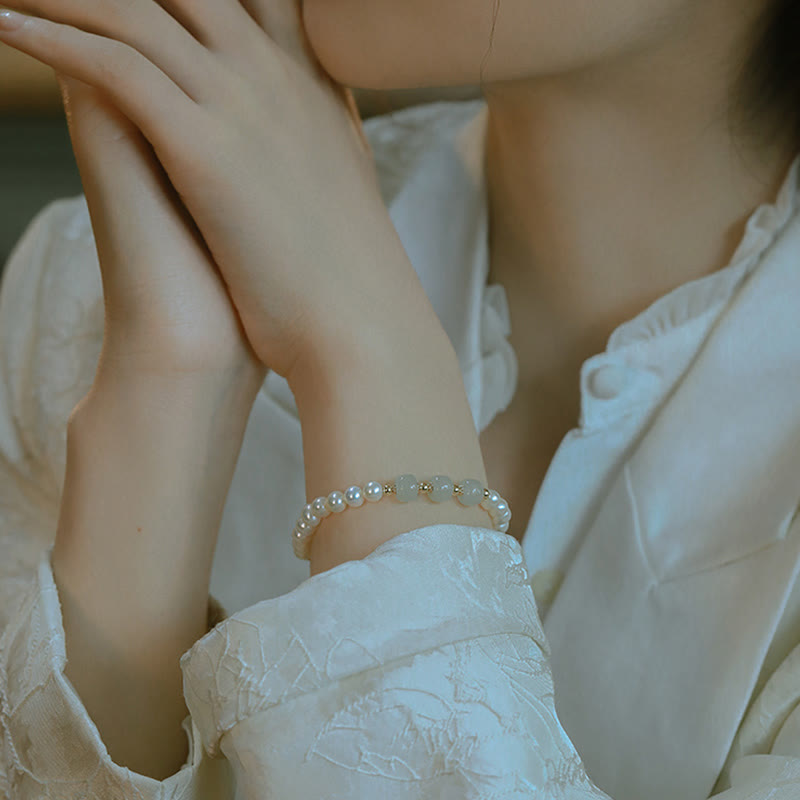 14K vergoldetes Naturperlen-Kettenarmband aus Hetian-Cyan-Jade und Weiß Jade