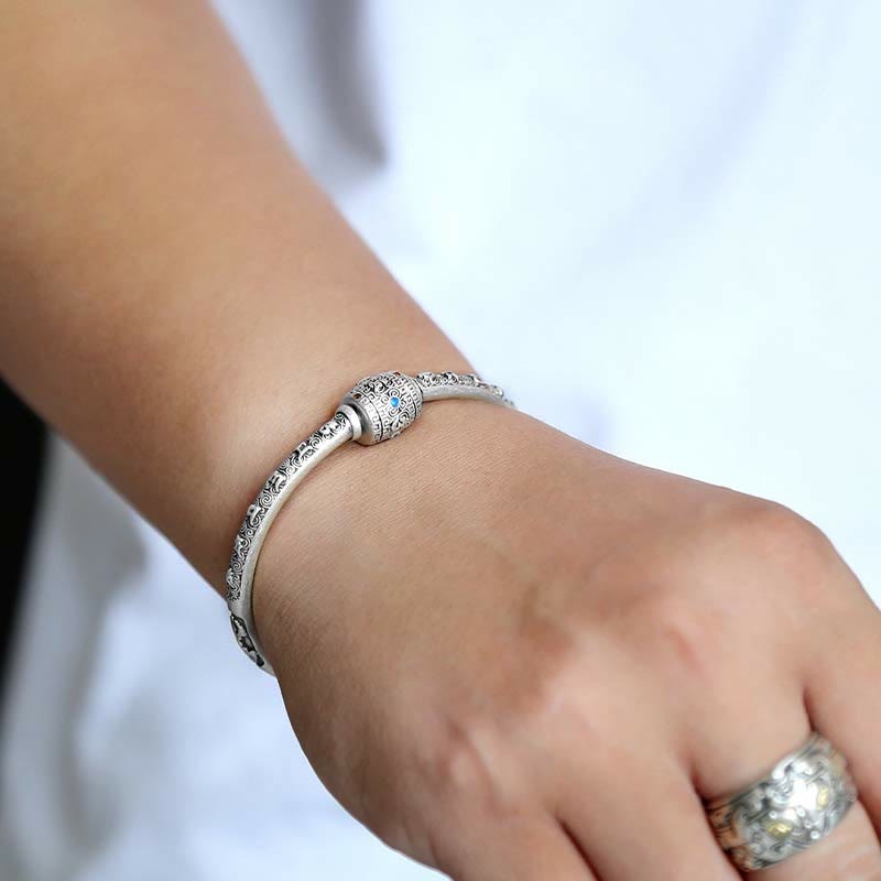 Buddha Stones 990 Sterling Silber Tibetische Glückswolken Om Mani Padme Hum Gravur Kreativität Armband Armreif