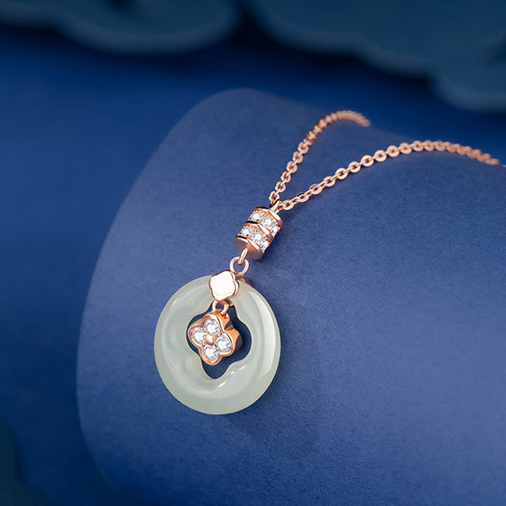 Buddha Stones 925 Sterling Silber natürliche Hetian Jade Glück vierblättriges Kleeblatt Zirkon Halskette Anhänger mit Geschenkbox