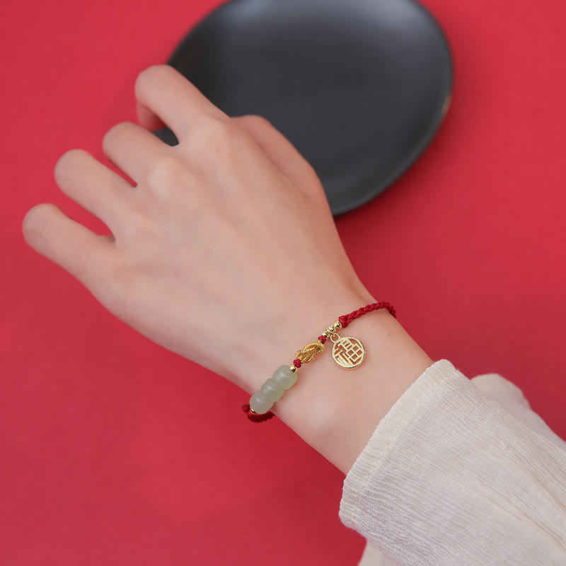 Buddha Stones Handgefertigtes Jade-Perlen-Fu-Charakter-Charm-Glücksarmband mit rotem Seil