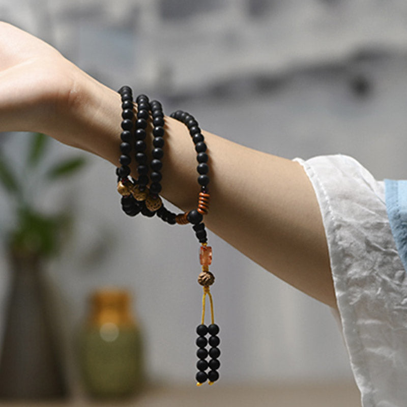 Buddha Stones Tibetisches Mala-Zypressen-Bodhi-Samen-Heilarmband aus rotem Achat