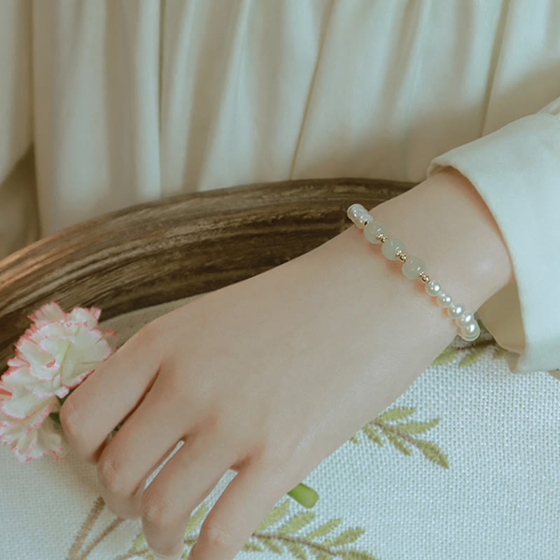 14K vergoldetes Naturperlen-Kettenarmband aus Hetian-Cyan-Jade und Weiß Jade