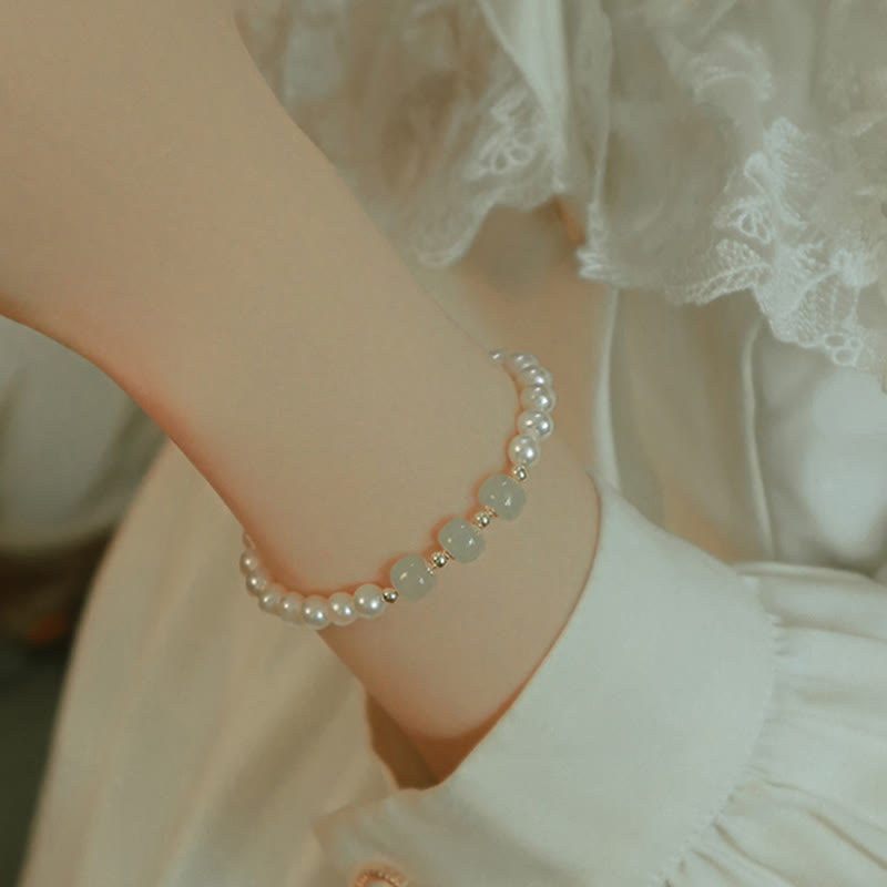 14K vergoldetes Naturperlen-Kettenarmband aus Hetian-Cyan-Jade und Weiß Jade