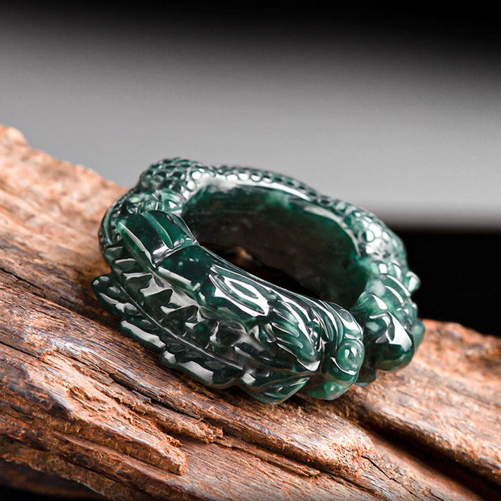 Buddha Stones Natürlicher Cyan-Jade-Drachen-geschnitzter Erfolgsring
