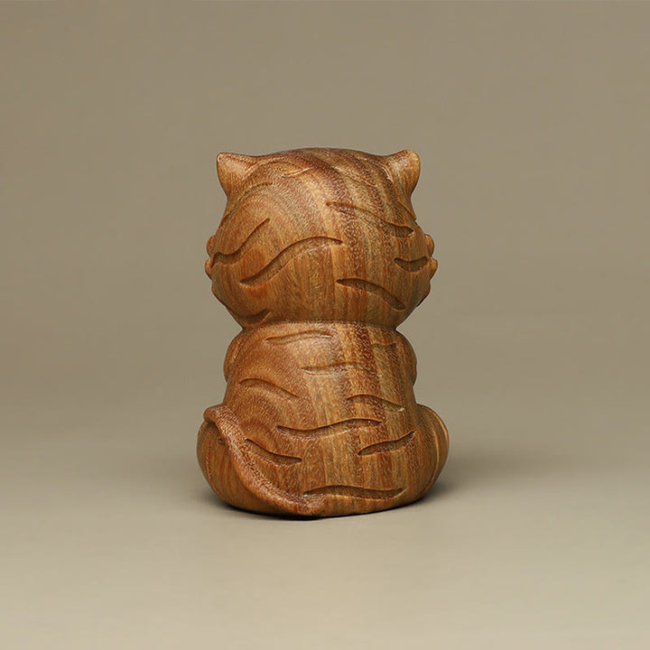 Buddha Stones, kleiner grüner Sandelholz-Tiger, gravierte positive Schreibtischdekoration
