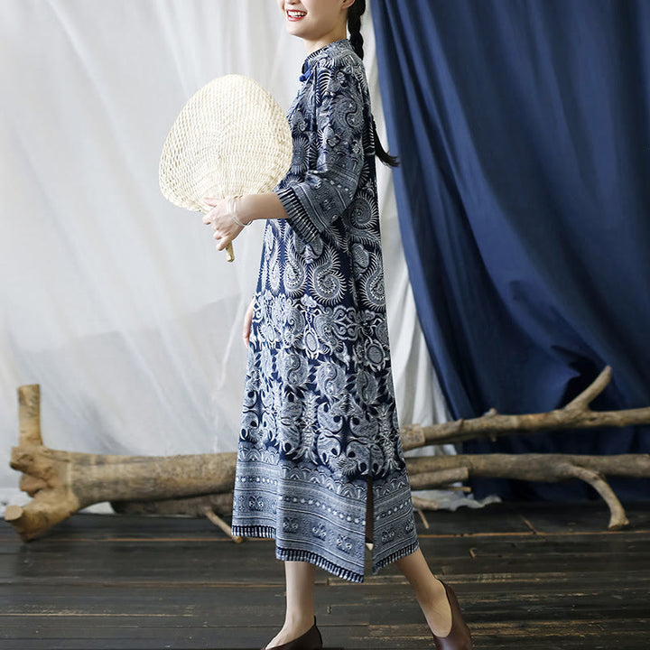 Buddha Stones – Midikleid mit Blumenmuster und Froschknöpfen, Blau /Weiß, Dreiviertelärmel, Batikkleid aus Leinen mit Taschen