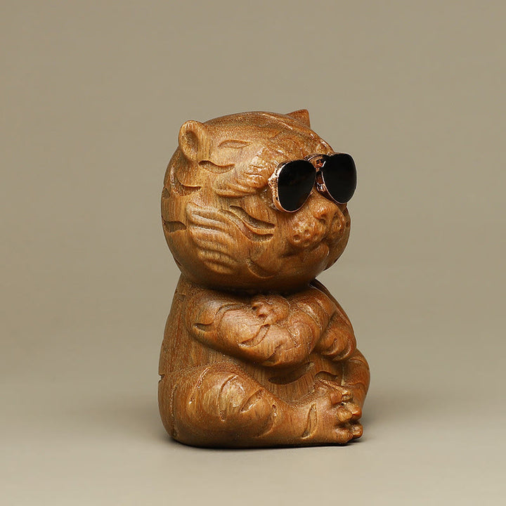 Buddha Stones, kleiner grüner Sandelholz-Tiger, gravierte positive Schreibtischdekoration - image 1