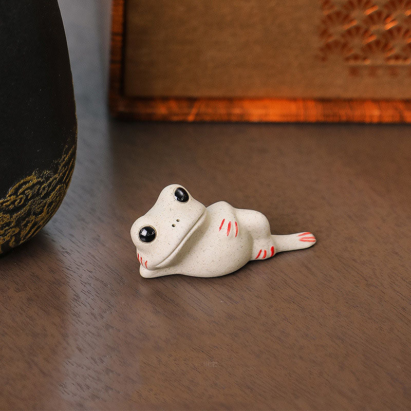 Buddha Stones Mini Kleiner betender Frosch Keramik Reichtum Wohlstand Zuhause Tee Haustier Figur Dekoration - Ruhender kleiner Frosch 6,5 x 2,2 x 3,2 cm - image 2