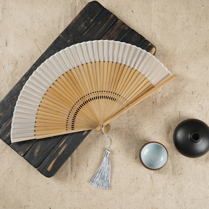 Handlicher Faltfächer aus Bambus mit Buddha-Steinen, einfacher Kirschblüten-Gravur - Beige, 22 cm - image 2