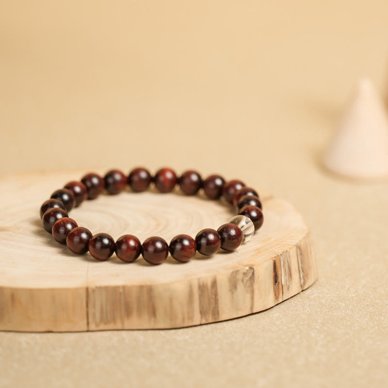 Buddha Stones Schutzarmband mit kleinem Blatt, rotem Sandelholz und Weiß Kristall