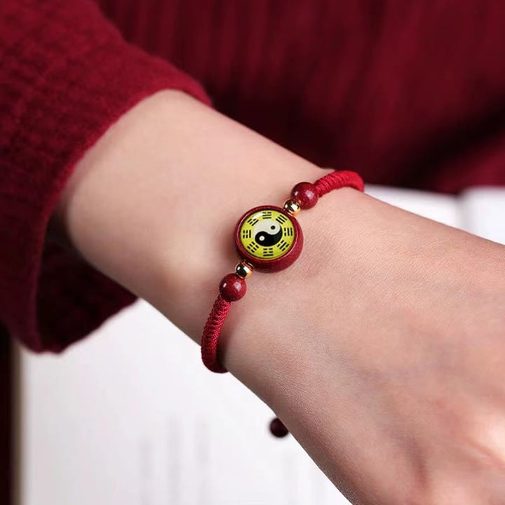 Buddha-Steine Glücks-Zinnober-rote Schnur Yin Yang Symbol Bagua Segen Armband