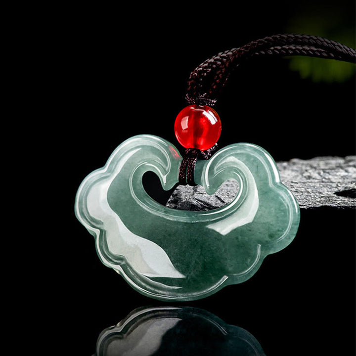 Buddha Stones Naturgrün Jade Chinesischer Schlosscharme Glück Halskettenanhänger