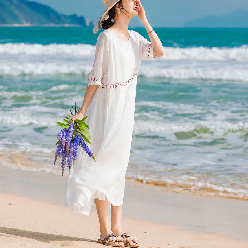 Buddha Stones, einfarbiges, besticktes, kurzärmeliges Midikleid mit Taschen - image 12