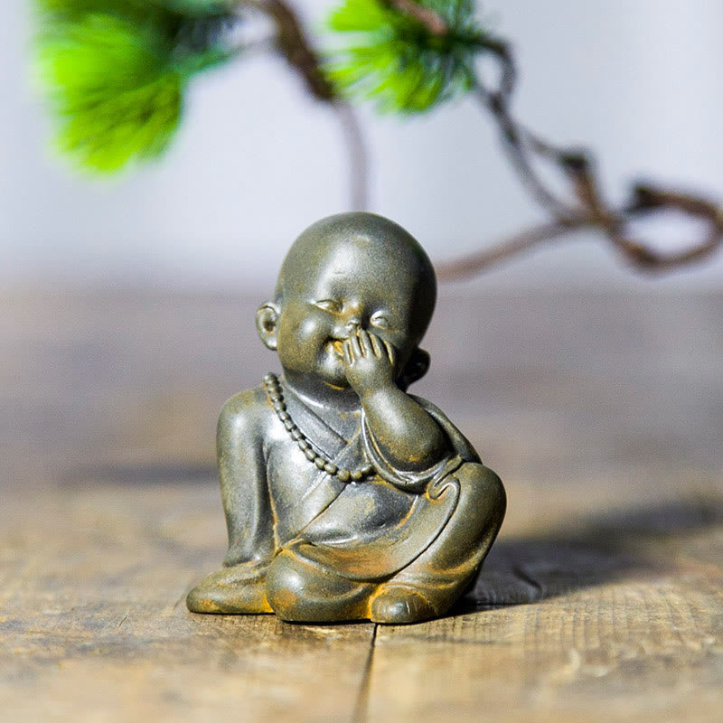 Buddha Stones Kleiner meditierender Mönch Eisenpulver Rost Gießharzstatue Schreibtischdekoration - image 3