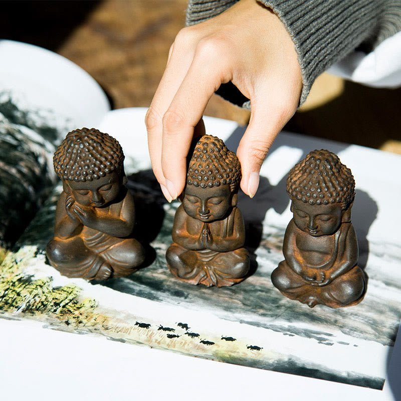 Buddha Stones Handgemachte Kleine Sakyamuni Buddha Eisenpulver Rost Gusseisen Harz Statue Dekoration