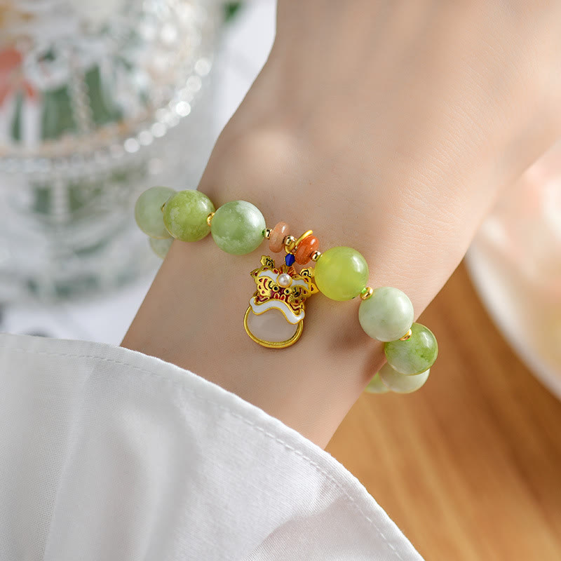 Armband mit Buddha Stones aus natürlicher Jade mit tanzendem Löwen-Charme für Wohlstand und Glück