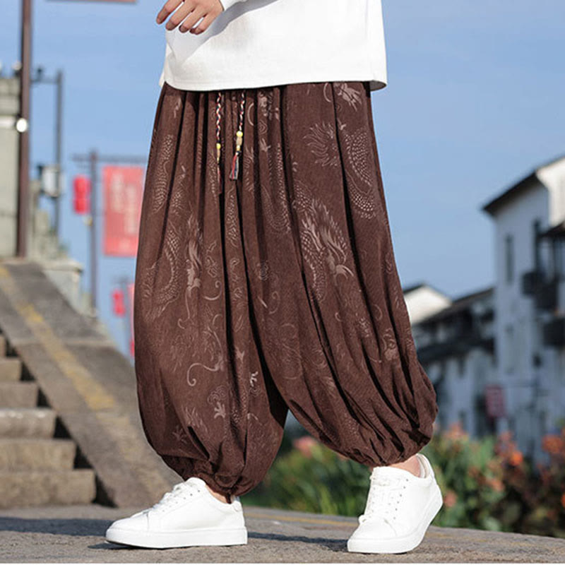 Lässige, schlichte Herrenhose aus Baumwolle mit Taschen und Buddha Stones und Drachen-Design - Sattelbraun - US/ UK/AU46, EU56 (5XL) - image 0