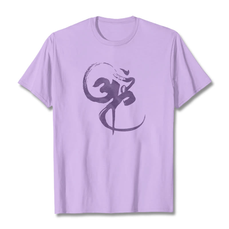 T-Shirt aus Baumwolle mit Buddha Stones und Om-Design - Pflaume - 2XL - image 15