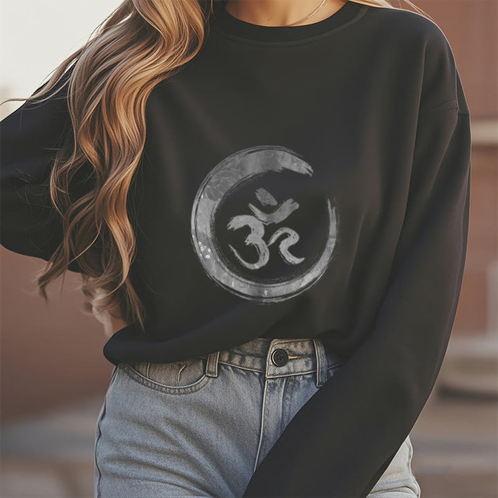 Sweatshirt aus Polyester mit Fleecefutter von Buddha Stones OM Mantra Sanskrit