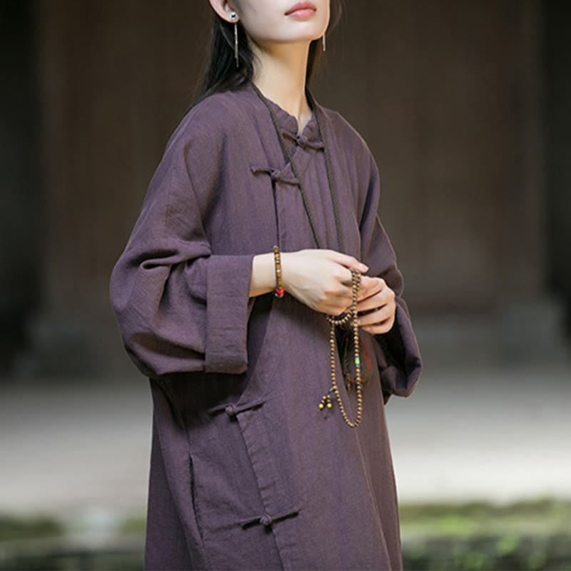 Buddha Stones – Einfarbiges, langärmliges Midikleid aus Ramie-Leinen mit Froschknöpfen - image 22