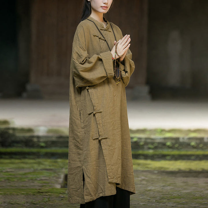 Buddha Stones – Einfarbiges, langärmliges Midikleid aus Ramie-Leinen mit Froschknöpfen - image 7