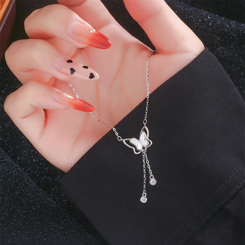 Buddha Stones Halskette mit Anhänger aus 999er Sterlingsilber mit Tridacna-Stein und Schmetterling - image 4