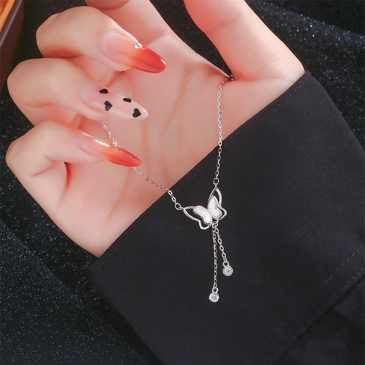 Buddha Stones Halskette mit Anhänger aus 999er Sterlingsilber mit Tridacna-Stein und Schmetterling - image 4