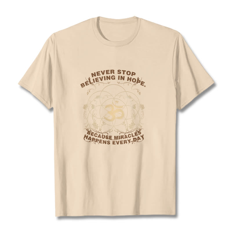 Buddha Stones Hören Sie nie auf, an die Hoffnung zu glauben. Om Lotus Design Baumwoll-T-Shirt - Bisque - 2XL - image 10