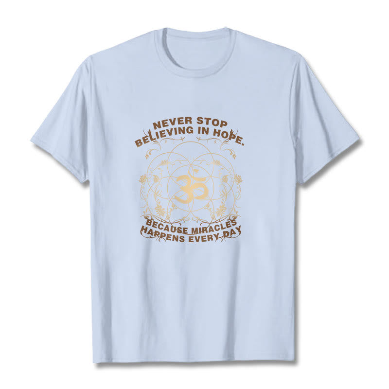 Buddha Stones Hören Sie nie auf, an die Hoffnung zu glauben. Om Lotus Design Baumwoll-T-Shirt - HellCyan - 2XL - image 36
