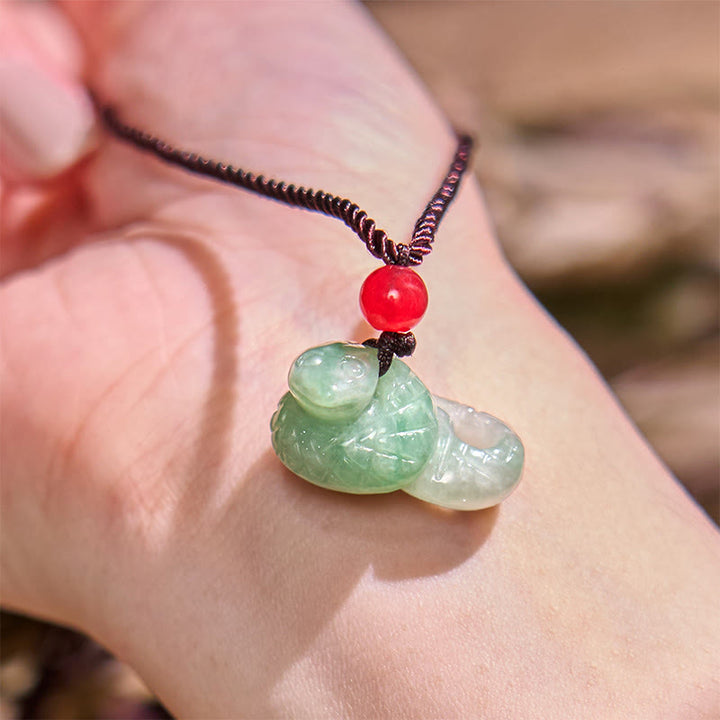 Buddha Stones Chinesisches Tierkreiszeichen Jahr der Schlange Natur Jade Glück Halskette Anhänger