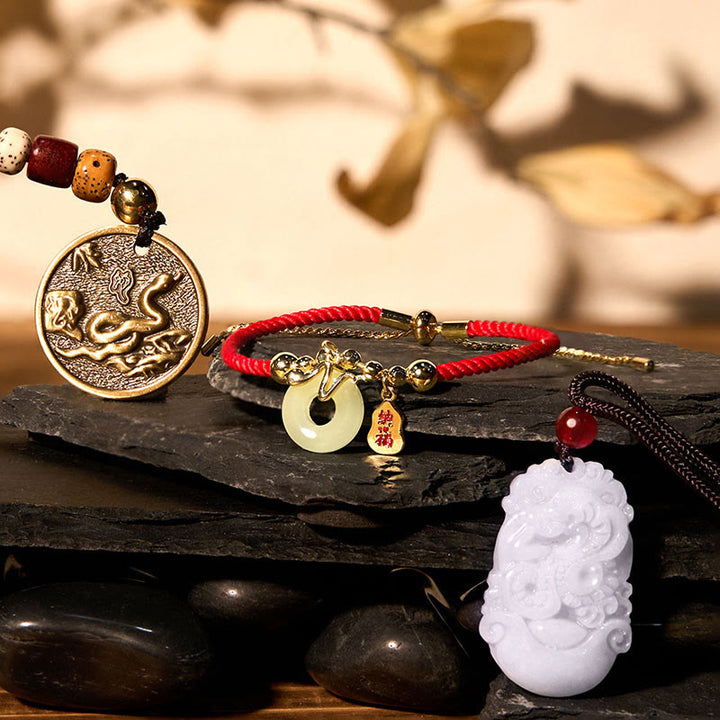 Buddha Stones Lucky Das Jahr der Schlange 2025 Jade Red String Schutz Bundle-1