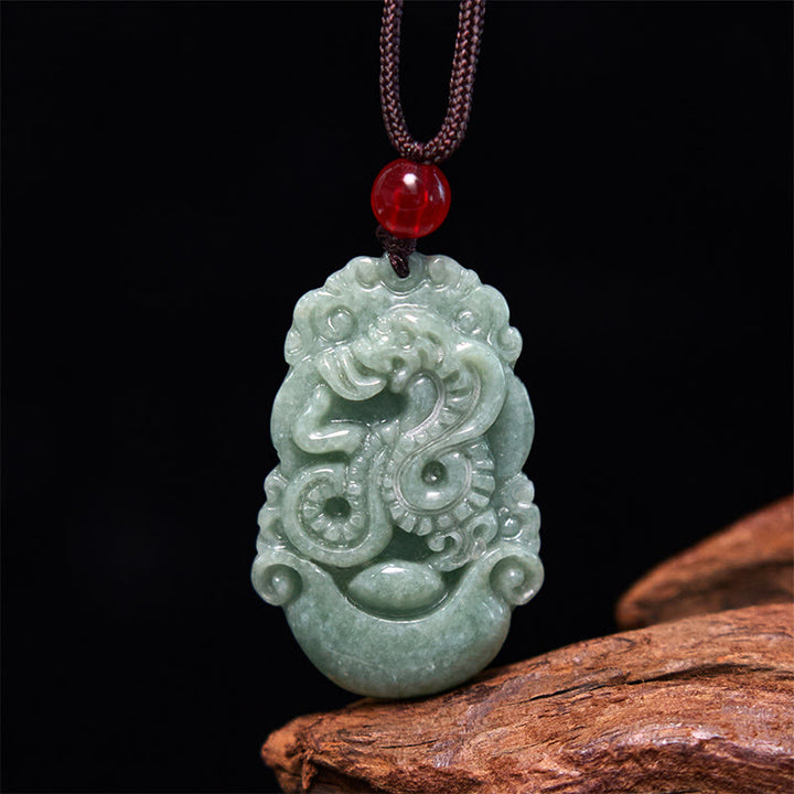 Buddha Stones Glücksbringer Das Jahr der Schlange 2025 Jade-Anhänger Weißer Kristall Rote Schnur Armband Schutzpaket