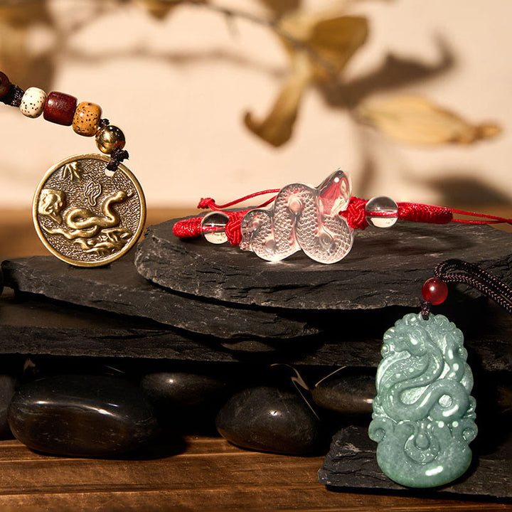 Buddha Stones Lucky Healing Das Jahr der Schlange 2025 Jade Weißer Kristall Rote Schnur Schutzpaket