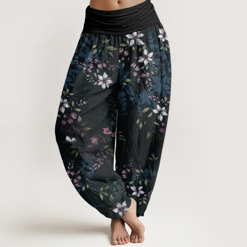 Baumwoll-Haremshose mit Buddha Stones , kleinen weißen Blüten und grünen Blättern, elastischem Bund für Damen - Schwarz - US22, UK/AU26, EU54 (6XL) - image 0