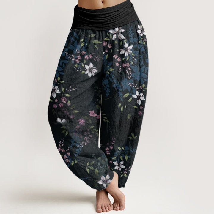 Baumwoll-Haremshose mit Buddha Stones , kleinen weißen Blüten und grünen Blättern, elastischem Bund für Damen - Schwarz - US22, UK/AU26, EU54 (6XL) - image 0