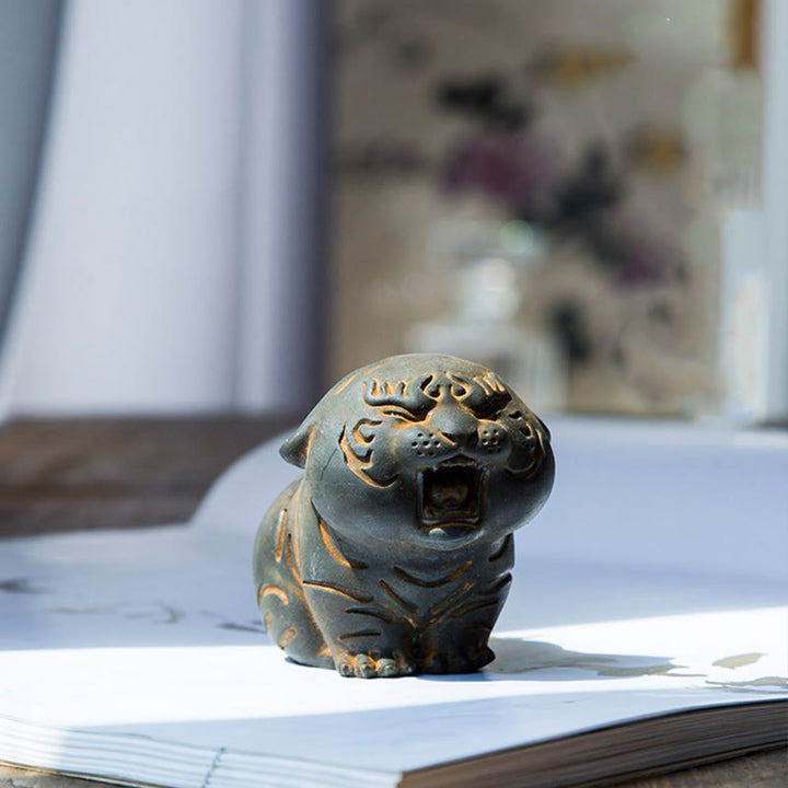 Buddha Stones, Mini-Statue aus süßem Tiger, Eisenpulver, Rostguss, Kunstharz, Heimdekoration