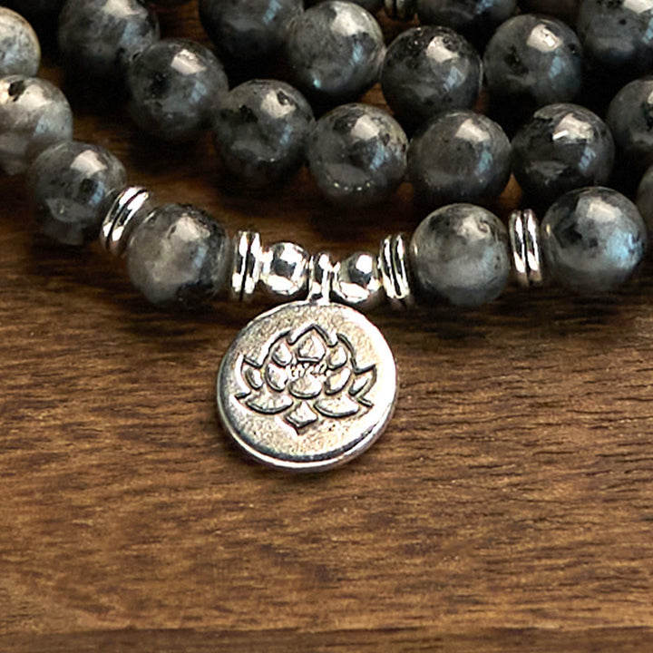 Buddha Stones 108 Mala-Perlen, mehrschichtiges Lotus-Positivitätsarmband aus natürlichem schwarzem Glitzerstein