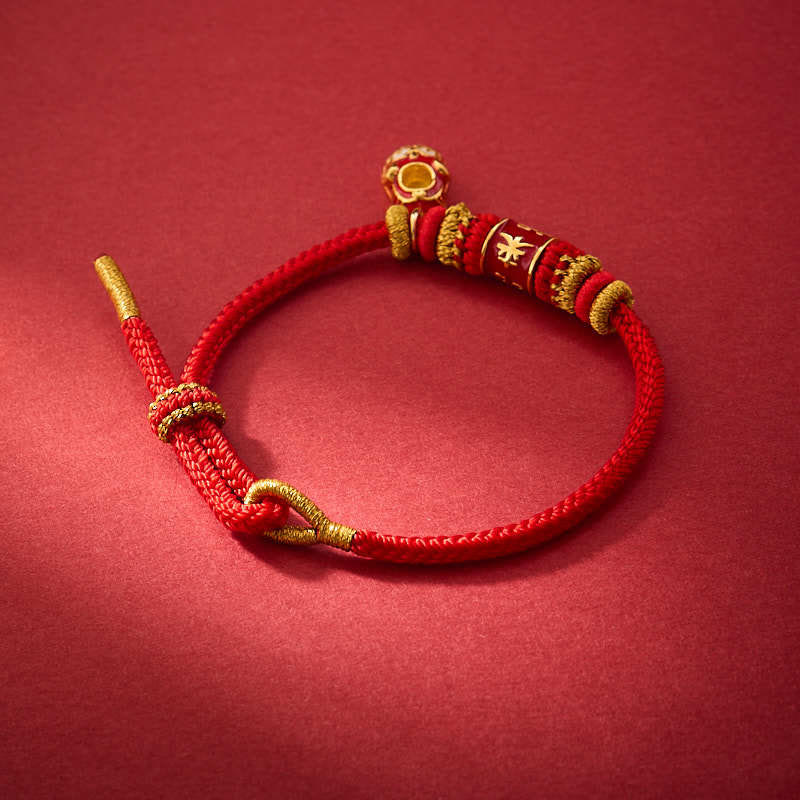 Buddha Stones , rote Schnur, vergoldetes Kupfer, Shi Lai Yun Zhuan Schuh-Anhänger, Schutz, geflochtenes Armband