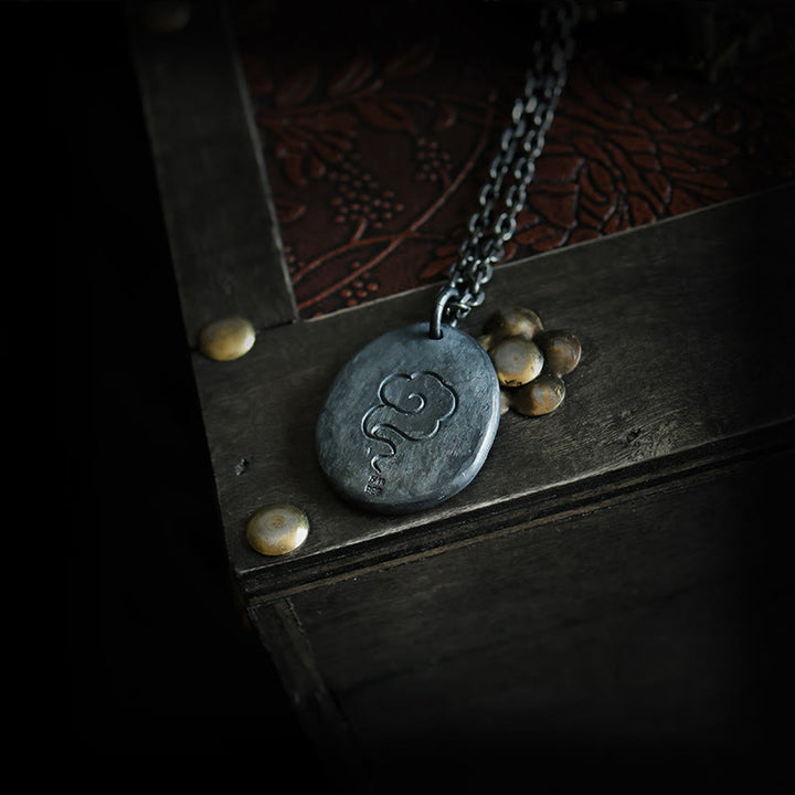 Halskette mit Anhänger „Buddha Stones“ aus 999er Sterlingsilber und 24 Karat Gold, Kranich, glückverheißende Wolken, Balance - image 2