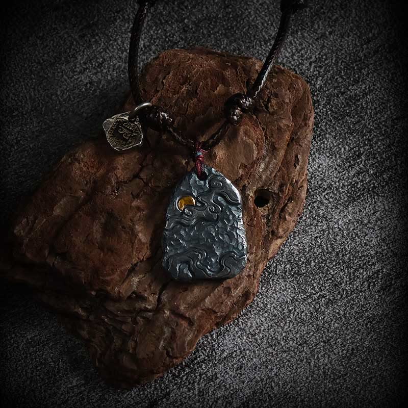 Halskette mit Anhänger „Buddha Stones“ aus 999er Sterlingsilber und 24 Karat Gold, glückverheißende Wolken, Schutz - image 1