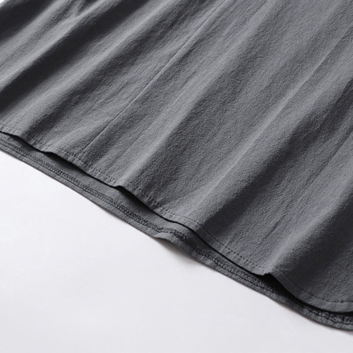 Buddha Stones Lässiges, einfarbiges Herrenhemd aus Baumwolle mit zwei Knöpfen, V-Ausschnitt und Dreiviertelärmeln - image 9