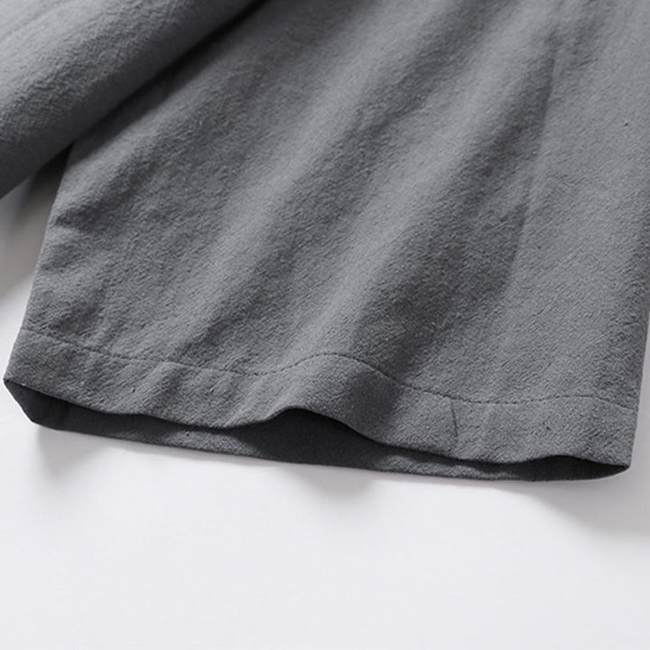 Buddha Stones Lässiges, einfarbiges Herrenhemd aus Baumwolle mit zwei Knöpfen, V-Ausschnitt und Dreiviertelärmeln - image 11