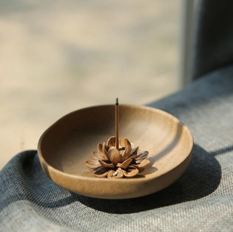 Buddha Stones, Lotus-Sockel, heilende Räuchergefäß aus Keramik, Dekoration