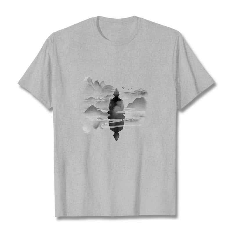 Buddha Stones ​​Meditierender Buddha Sitzend In Bergen Muster Baumwolle T-shirt - Hellgrau - 2XL - image 19