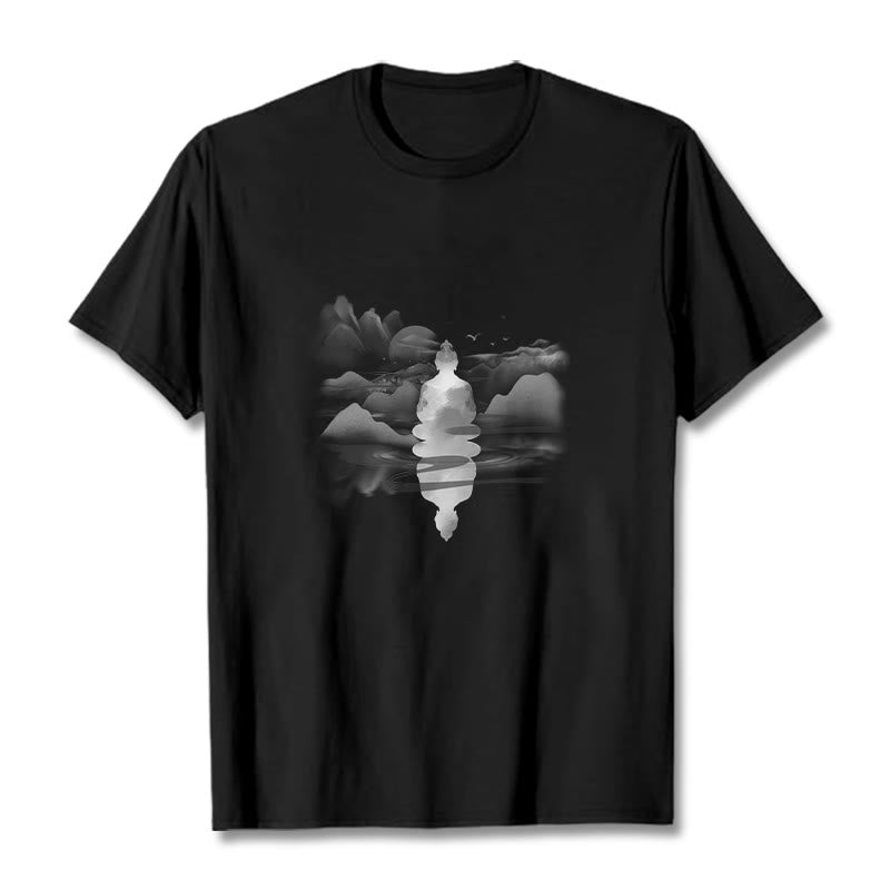 Buddha Stones ​​Meditierender Buddha Sitzend In Bergen Muster Baumwolle T-shirt - Schwarz - 2XL - image 1