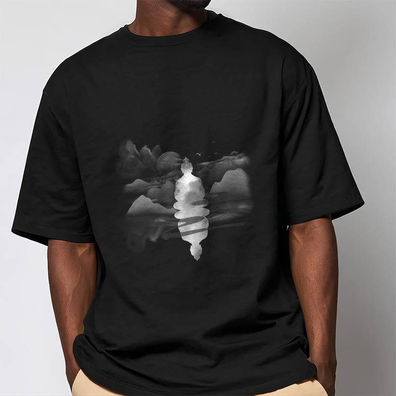 Buddha Stones ​​Meditierender Buddha Sitzend In Bergen Muster Baumwolle T-shirt - image 2