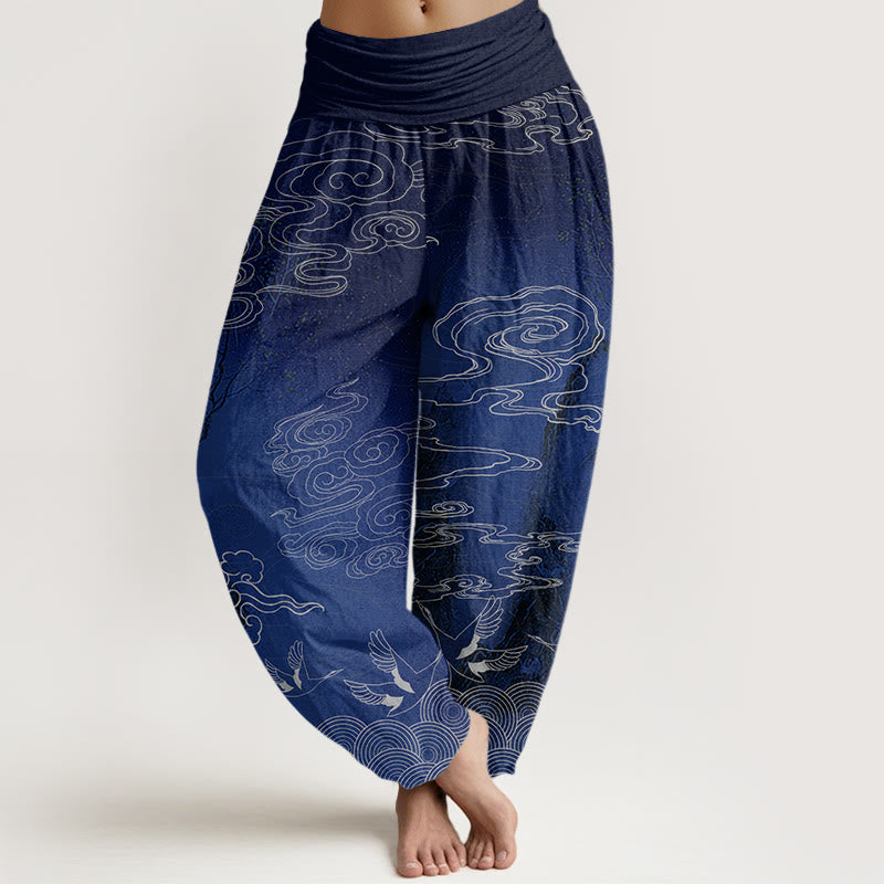 Haremshose mit elastischer Taille und Buddha Stones, weißen glückverheißenden Wolken, Vögeln und Bäumen - Dunkelblau - US22, UK/AU26, EU54 (6XL) - image 0