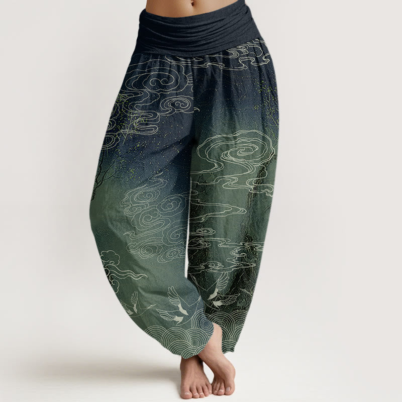 Haremshose mit elastischer Taille und Buddha Stones, weißen glückverheißenden Wolken, Vögeln und Bäumen - Dunkelgrün - US22, UK/AU26, EU54 (6XL) - image 5